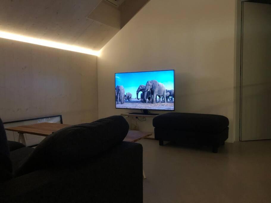 Urban Mountain Chalet With Lake View Maurach  Buitenkant foto
