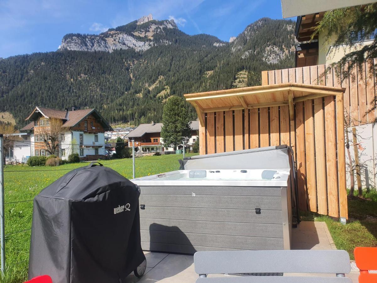 Urban Mountain Chalet With Lake View Maurach  Buitenkant foto