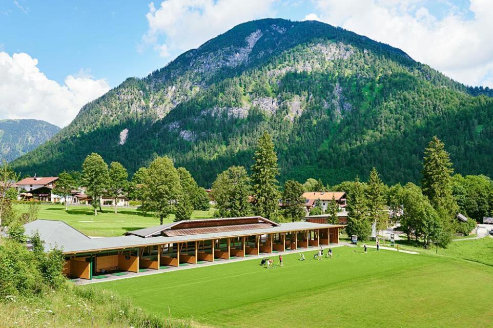 Urban Mountain Chalet With Lake View Maurach  Buitenkant foto