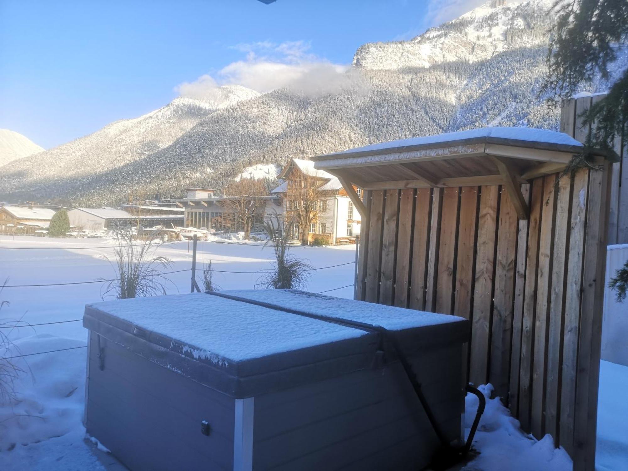 Urban Mountain Chalet With Lake View Maurach  Buitenkant foto